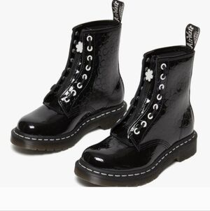 NEW! Dr Marten Black and White Floral Patent Leather Boots Womens Size 8 No Box